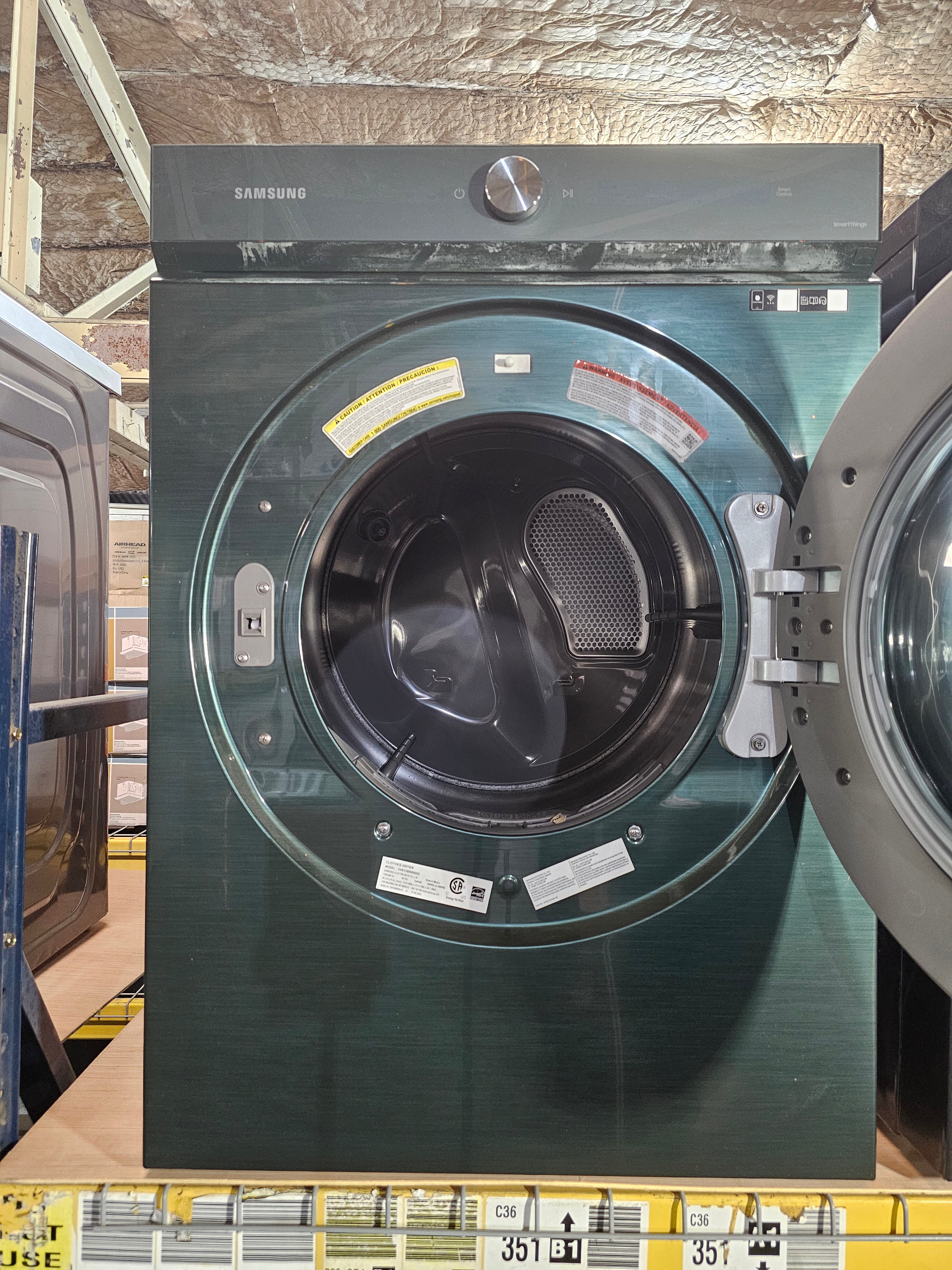 Samsung Bespoke 7.6 cu. ft. Ultra-Capacity Vented Smart Electric Dryer in Green with Super Speed Dry and AI Smart Dial